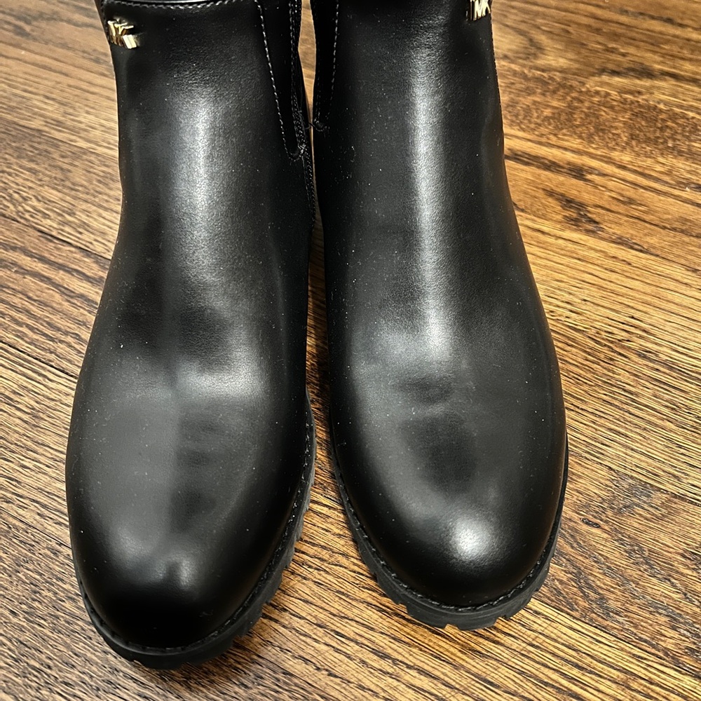 NWOT - Michael Kors Britt Smooth Boot - Picture 10 of 17